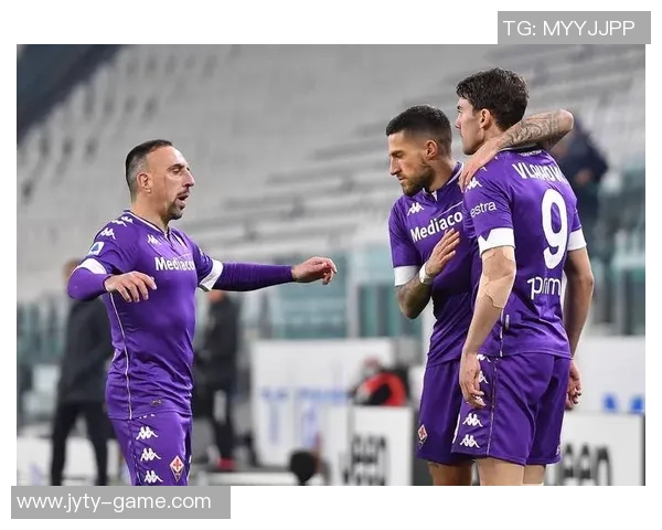 现役知名足球球星巅峰对决与未来发展前景分析